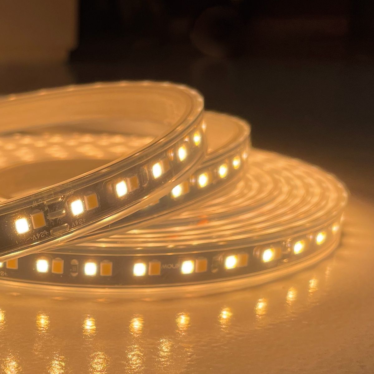 фото светодиодная лента favourite 19,8w/m 168led/m 2835smd от теплого до холодного 5m 2001-62020 | 220svet.ru